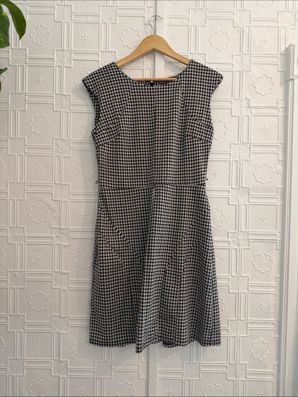 Merona Black & White Houndstooth Cap Sleeve Dress Size L